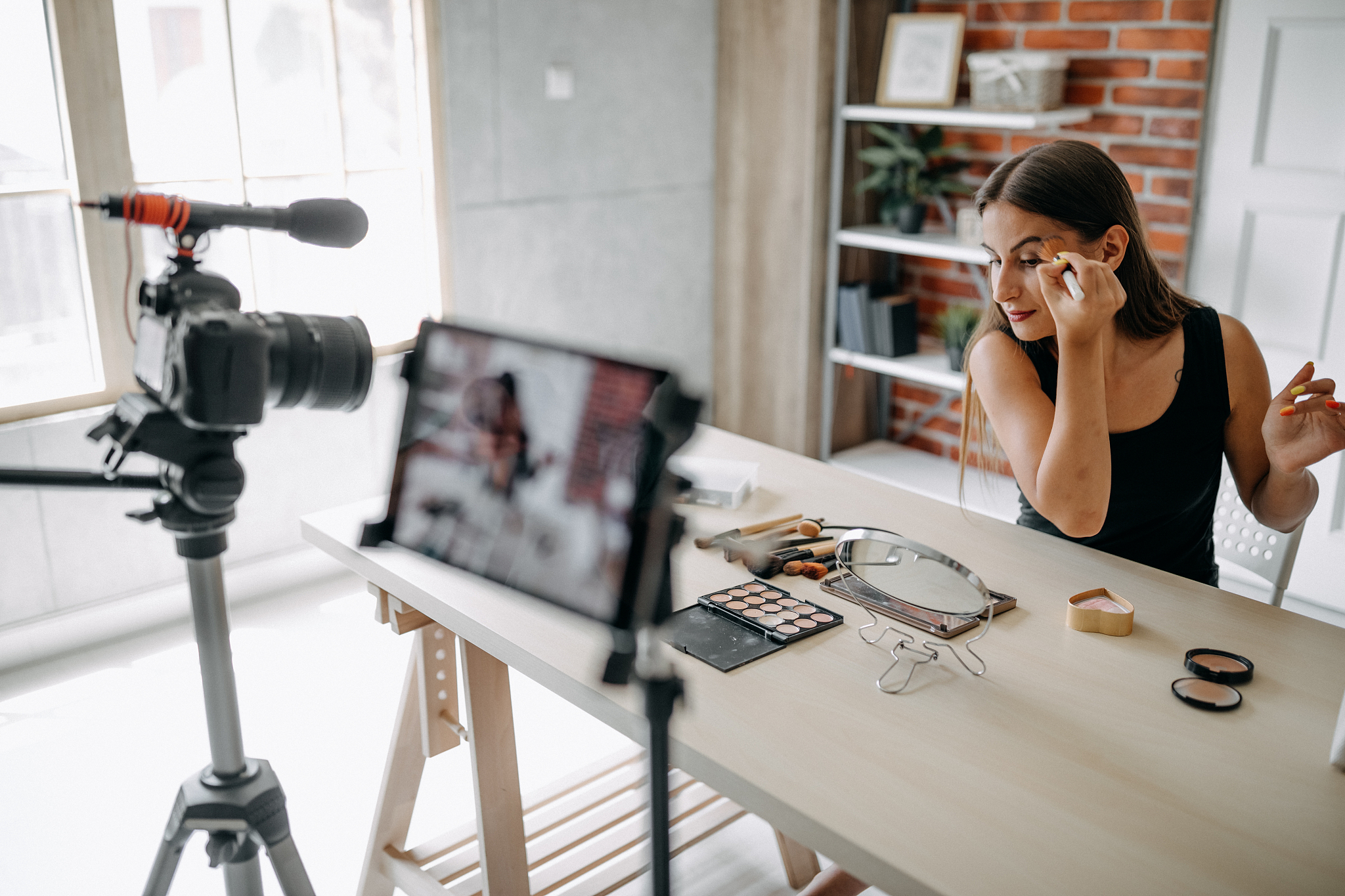 女生学编导：就业前景分析及费用预算