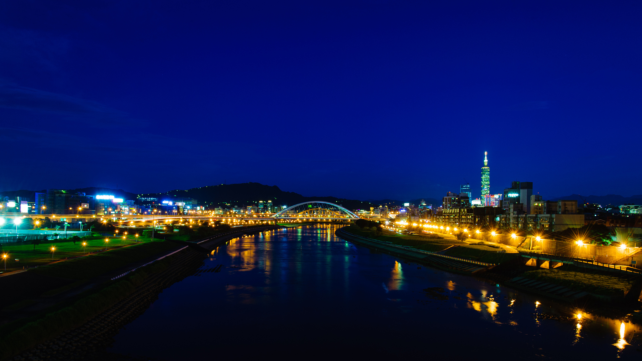 night scenes of the taipei city
