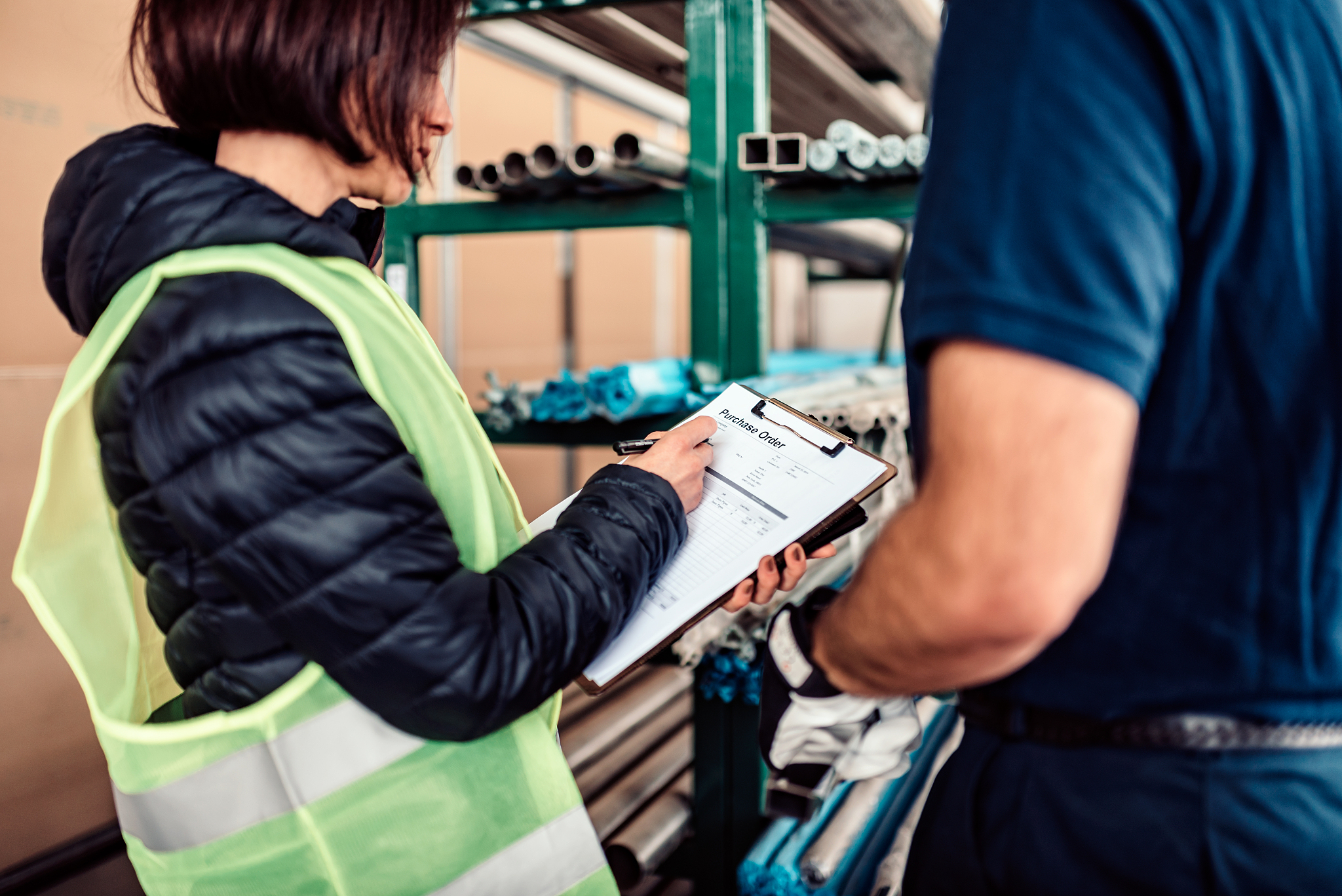 帮我生成一份进销存前后端管理系统的mysql数据库表