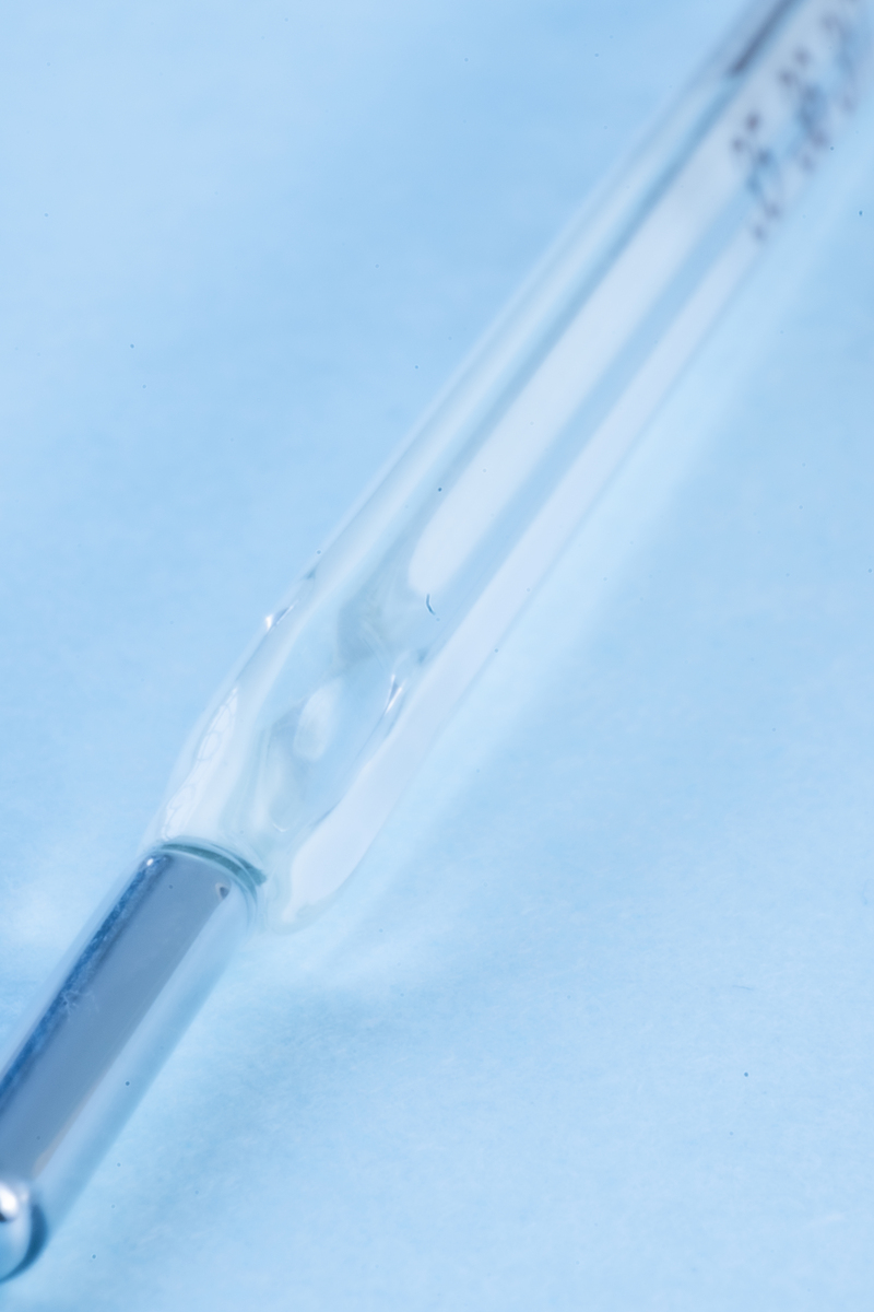 初始浓度为100gL如何以最省移液枪头的方式得到浓度为0205125102040的各100微升溶液要求不浪费溶剂