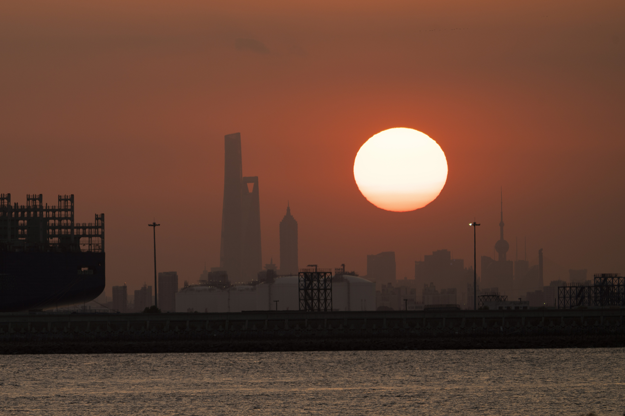 8月初上海日落时间