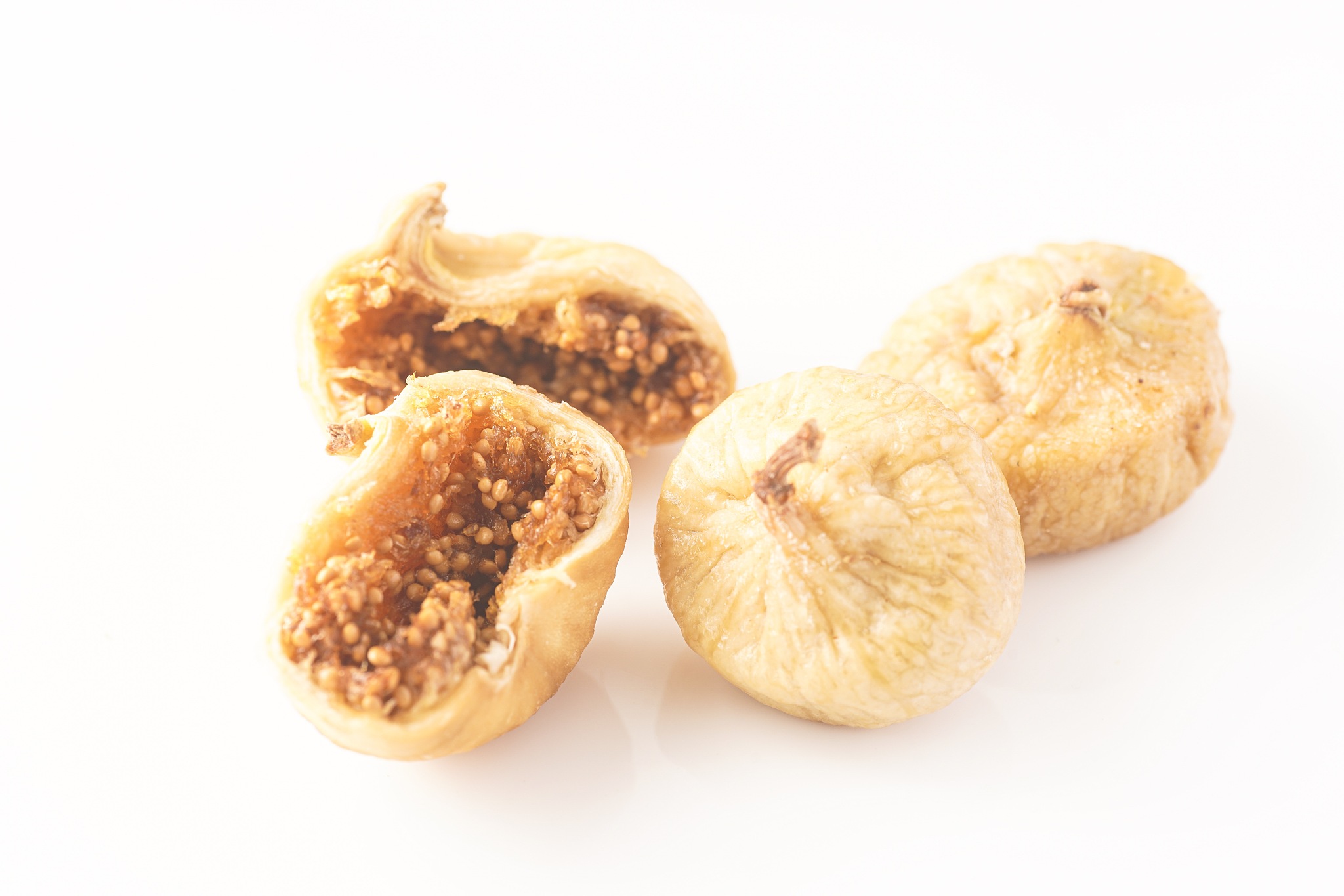 请不少于800汉字的博客文章语言要幽默风趣不要和网上的文章有重复。主题是：女人长期吃无花果干的好处无花果干一天吃几个合适