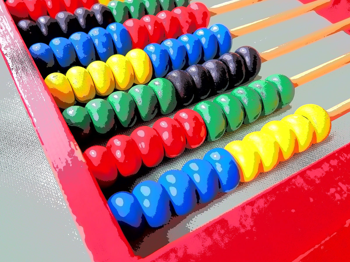 小帅家算筹的颜色：红色、蓝色、绿色？