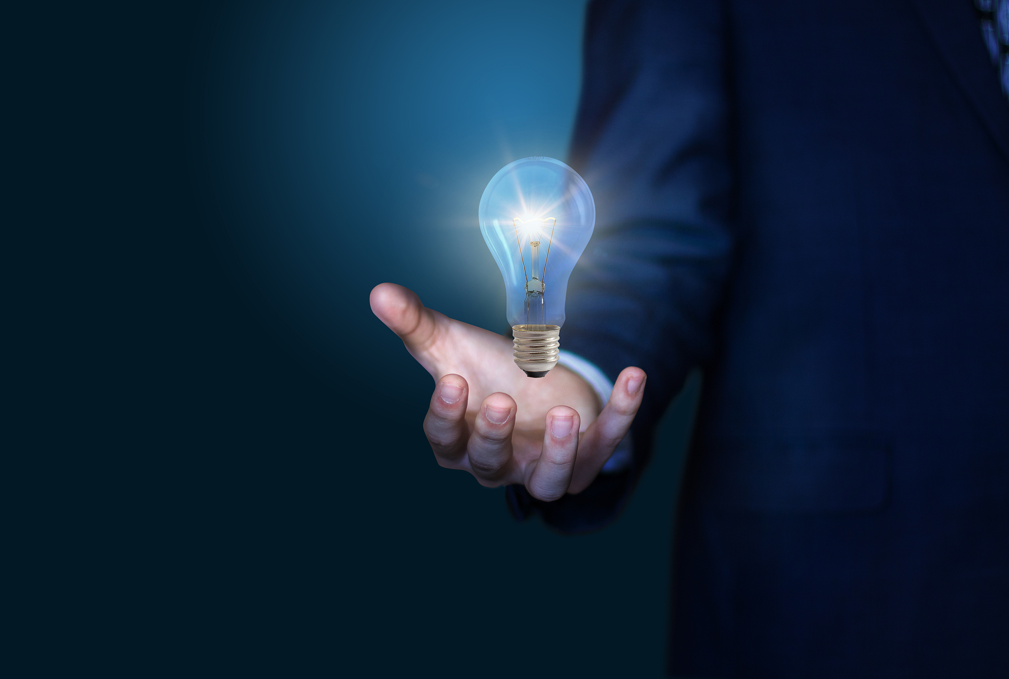 bright idea in hand business man