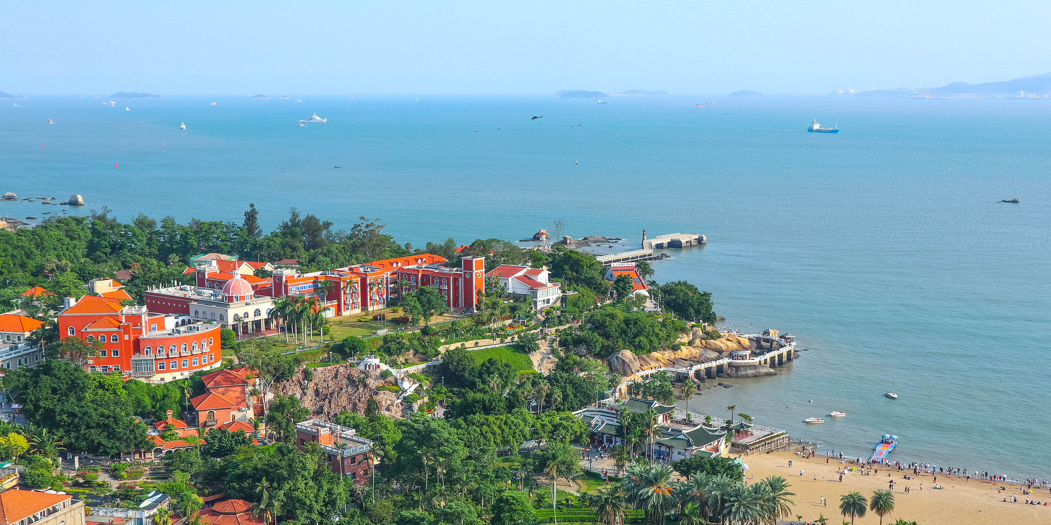 你是一个优秀的仿写文案者请你帮我仿写这段文案如果你也想看看厦门这个浪漫城市那么这份三天两夜的旅游攻略一定要收藏好要求编写7段与这段文案意思相似文案不同用相近的词语代替文案简短