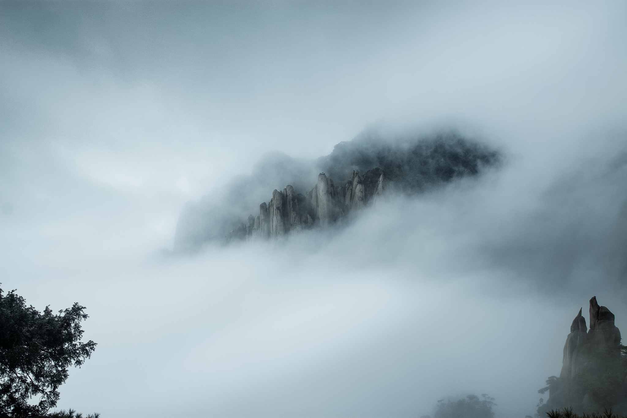 一方仙山三柱清香。所愿皆所求所盼解所期。