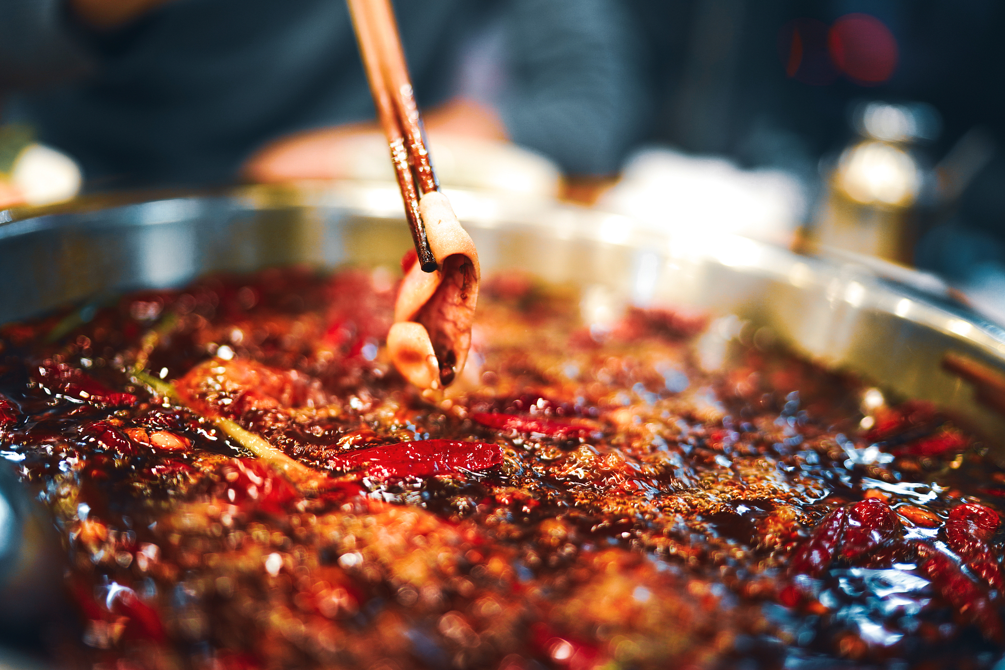 成都市有哪些特色？成都市的旅游景点有哪些？成都市未来发展怎么样？