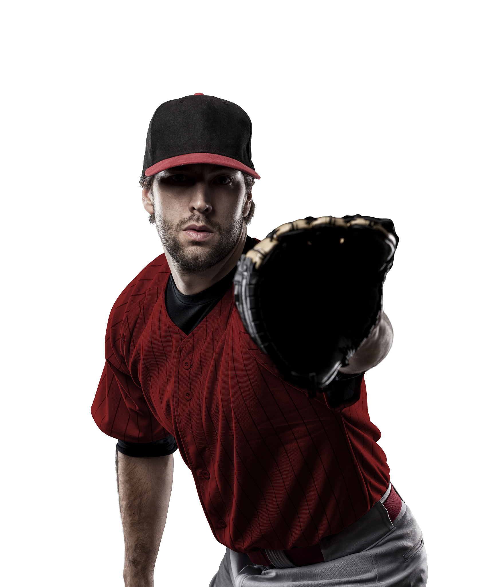 请帮我把下面内容翻译成英文并且生成brief：一个成熟的中国男人穿黑色戴帽卫衣戴鸭舌帽正在抽烟背着斜挎包上半身图片侧脸