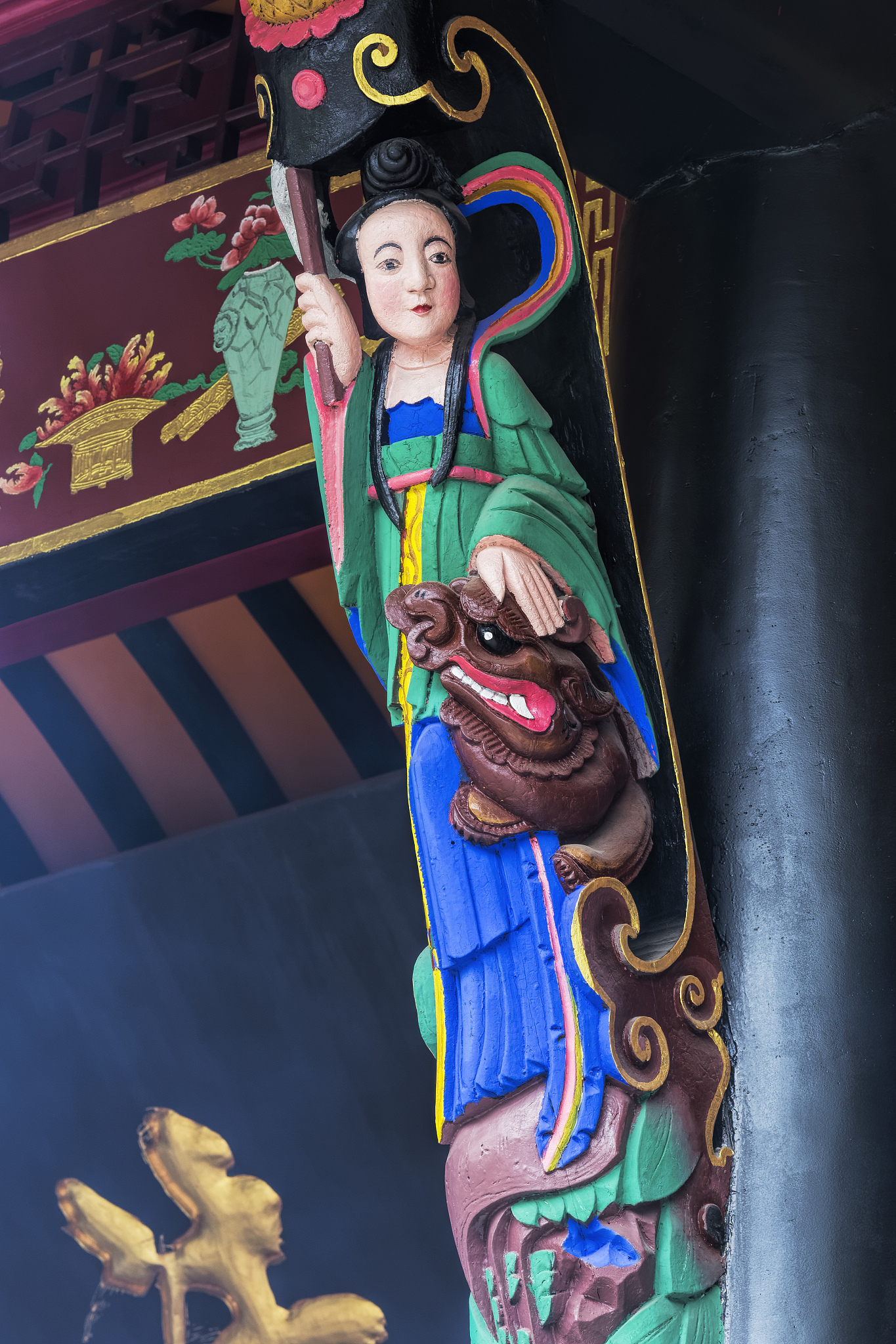 翻译：微创。高原反应。您什么时候离开成都呢？希望有机会再次见面！欢迎您有时间再来成都