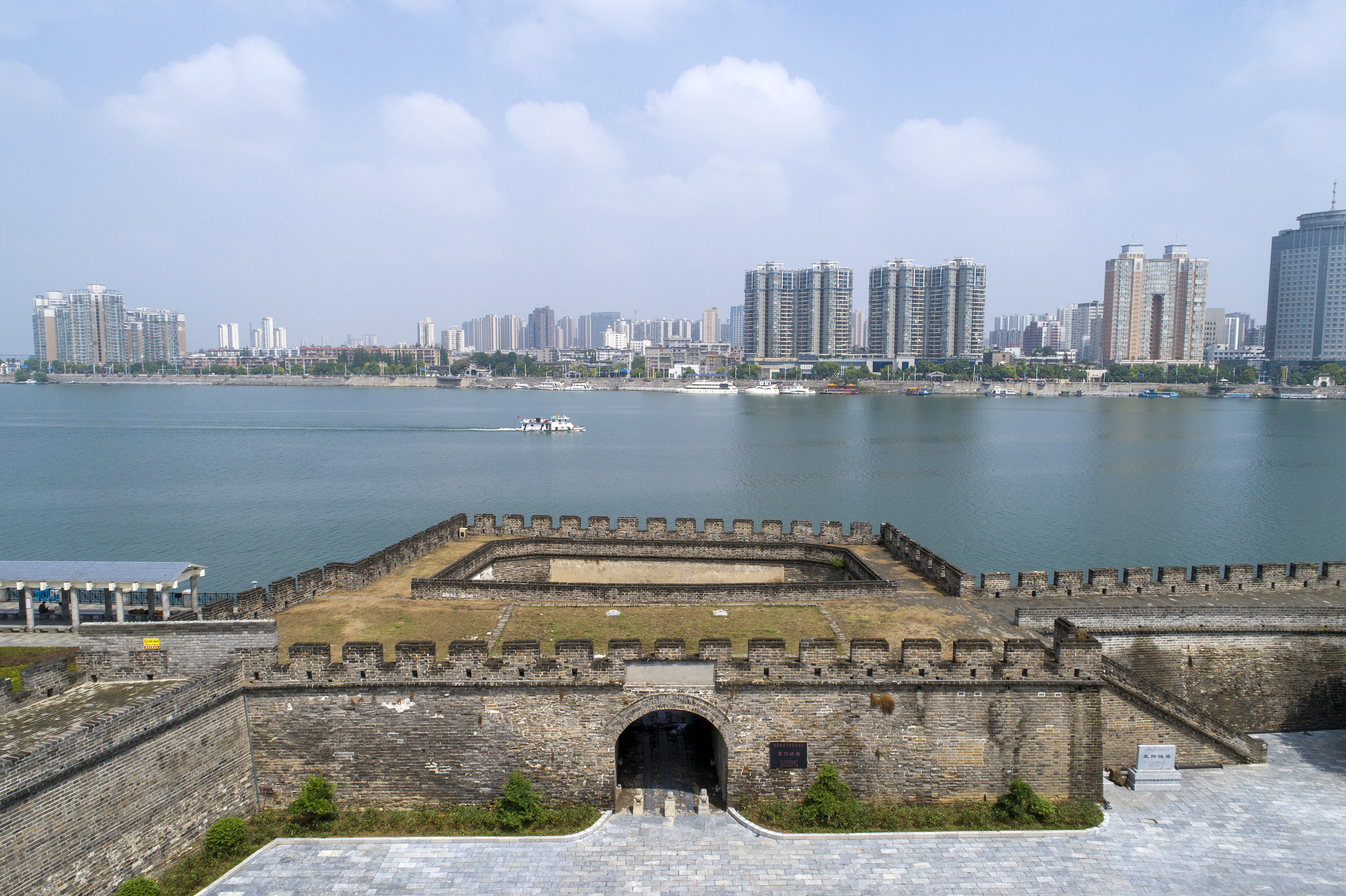 航拍襄阳城墙襄阳古城风光