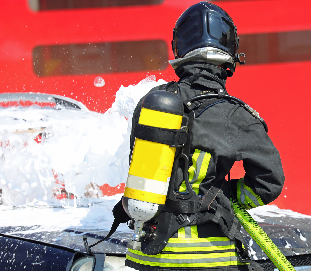 水的 灭火机理为什么是潮湿呢