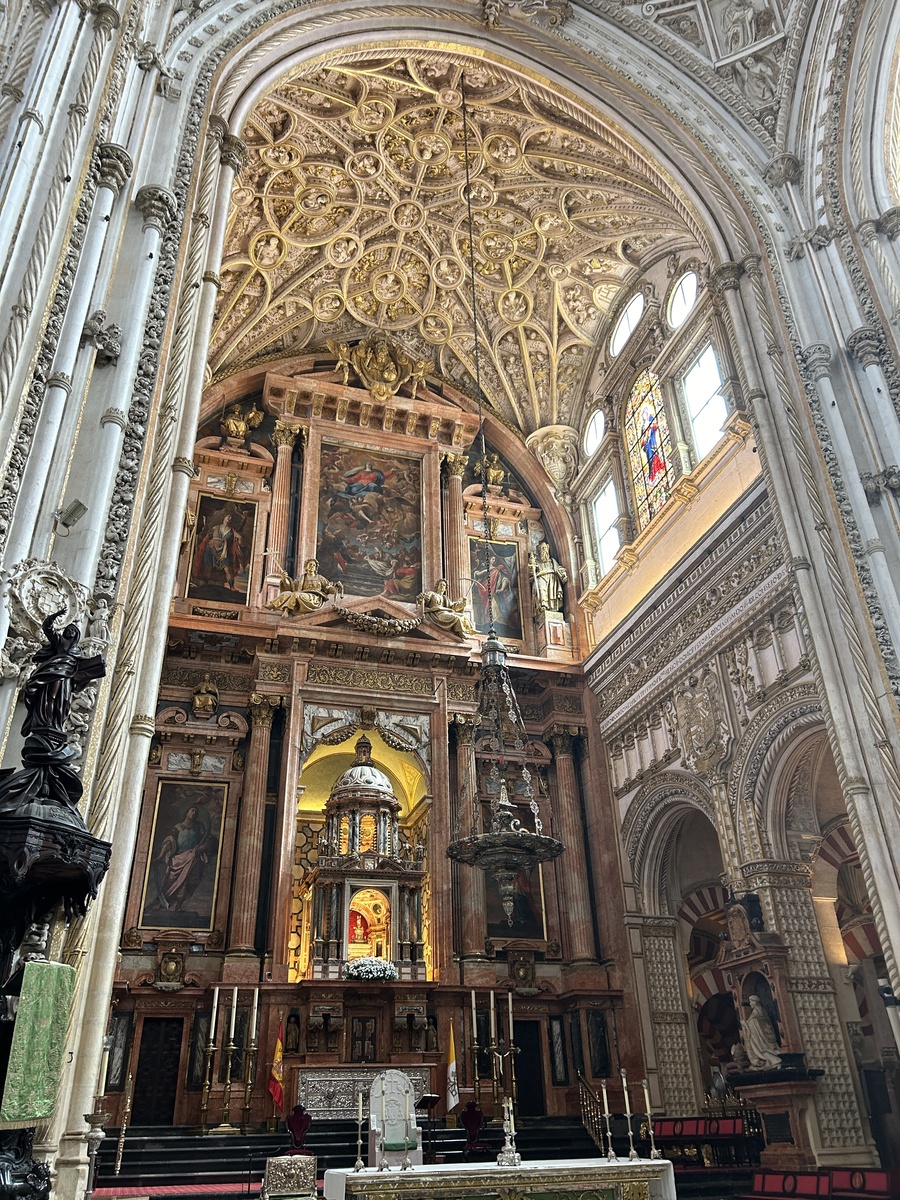 Garberville附近有什么教堂