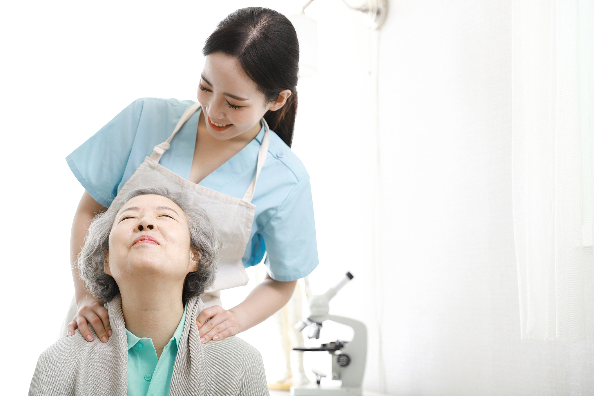 男护理工资多少钱一个月 大专男护士工资标准是怎样的