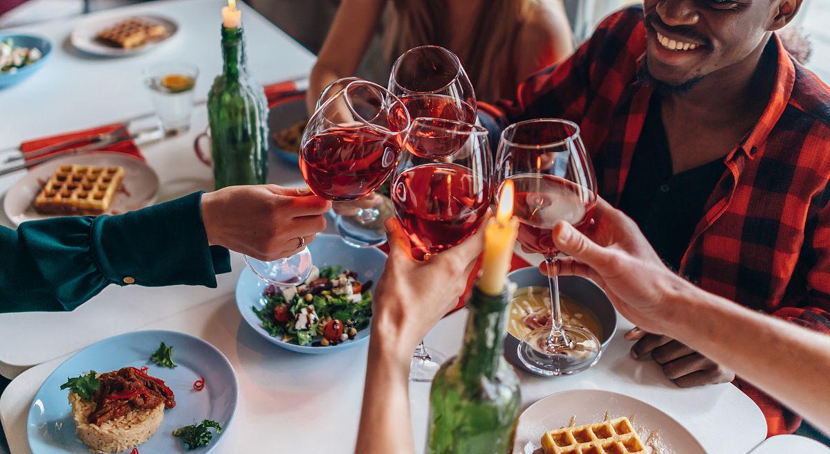 带有真实情感请朋友到外面吃饭的几句话