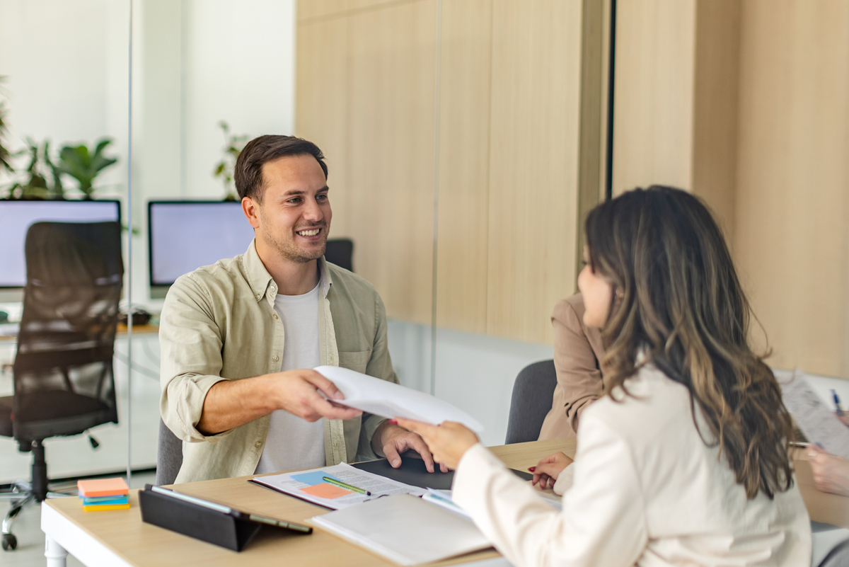 Learn Japanese for Job Hunting Success: Will Bilingualism Increase Job Offers?