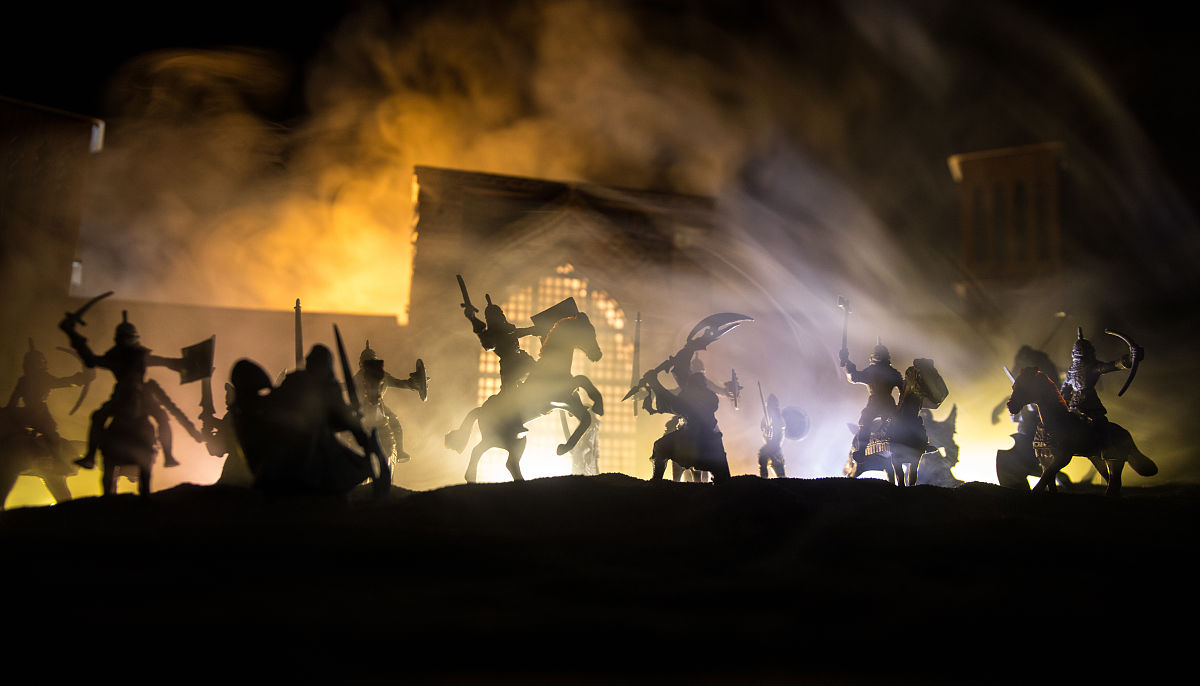 以 古代战争中的策略和战术为题写一篇1200字文章