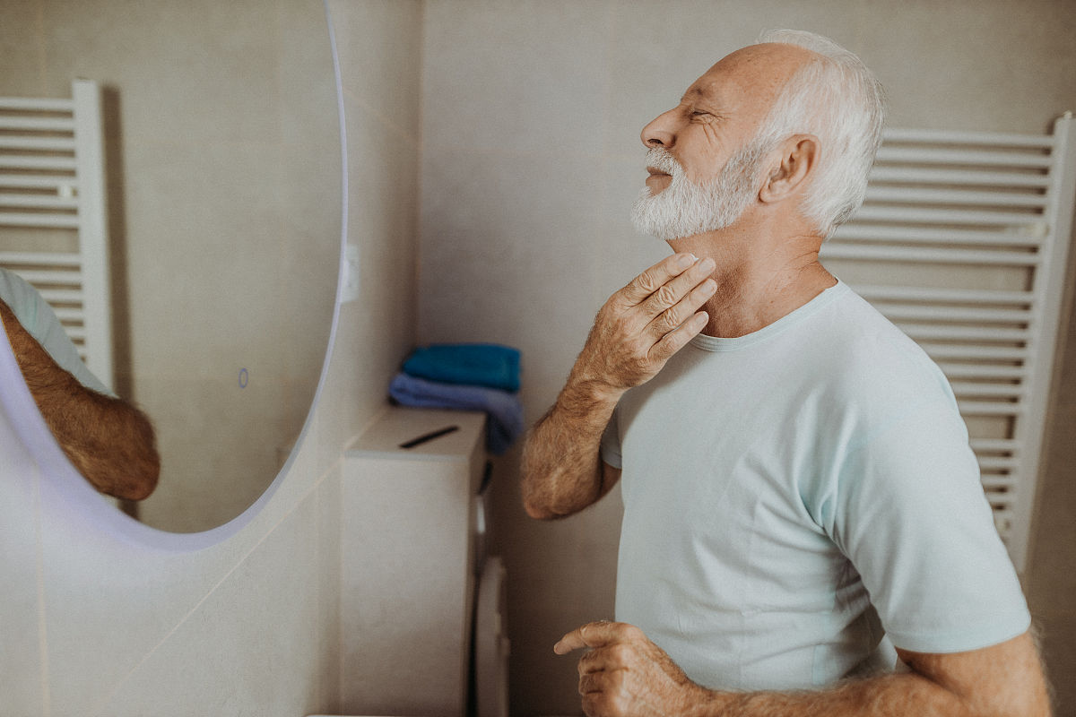 专科学护理就业前景分析：机遇与挑战并存