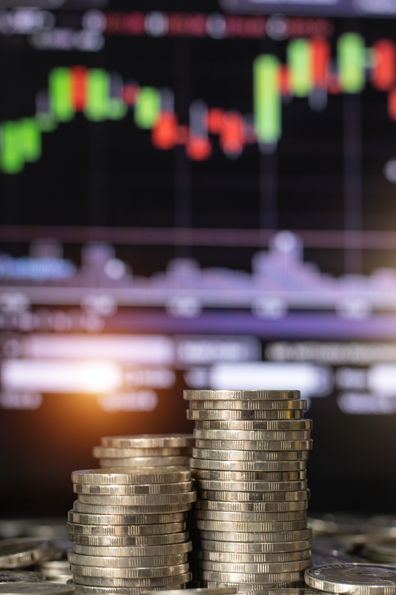 以 践行诚信兴商理念 护航健康外汇市场为主旨以汇率避险为题目创造一个500字左右的故事性对话