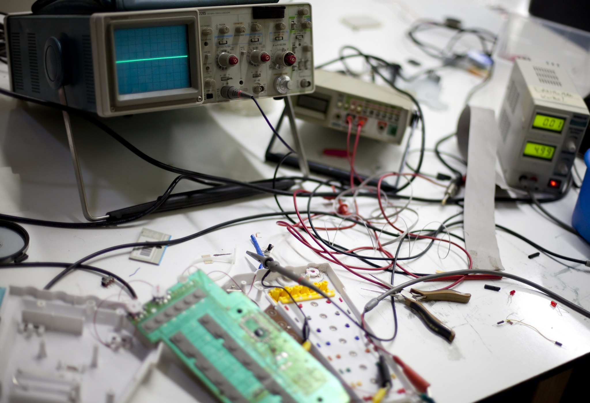 示波管使用指南：原理、应用及安全操作