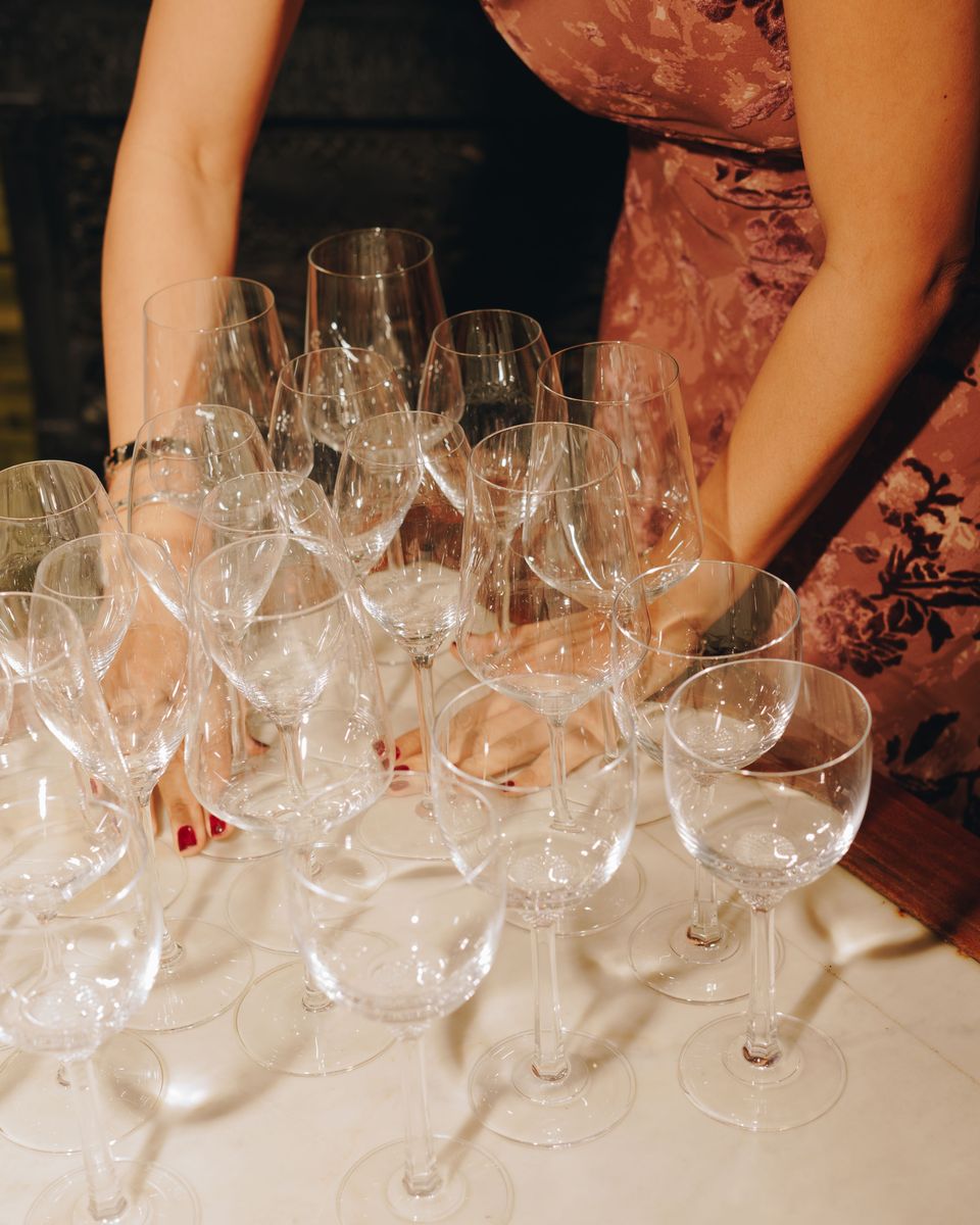 夏天芯锐酒具内容简述