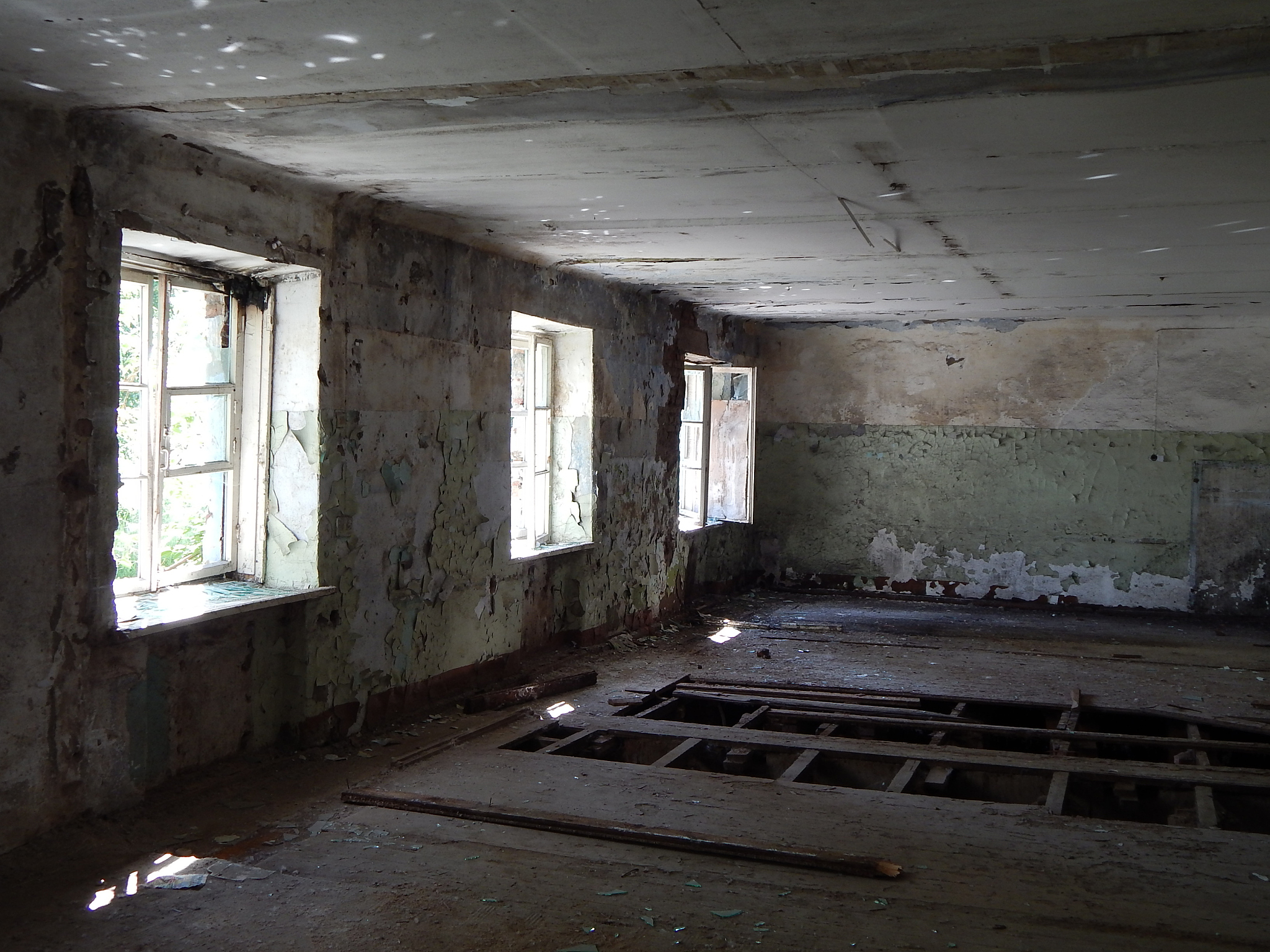 房屋内增加隔层违法么