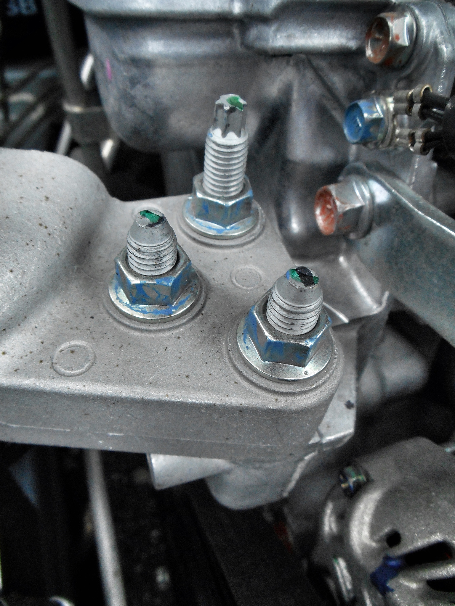 空调挡油帽安装位置：压缩机 | 保护空调系统正常运行