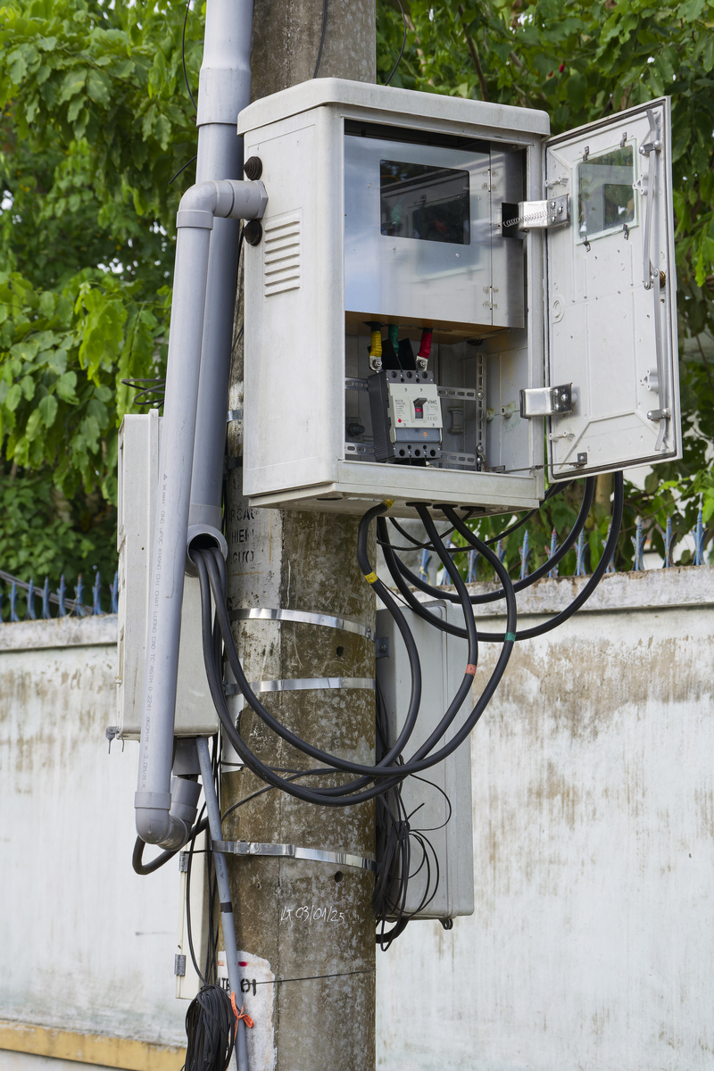 根据：WIFI施工驻场服务内容和相应技术保障。写5000字