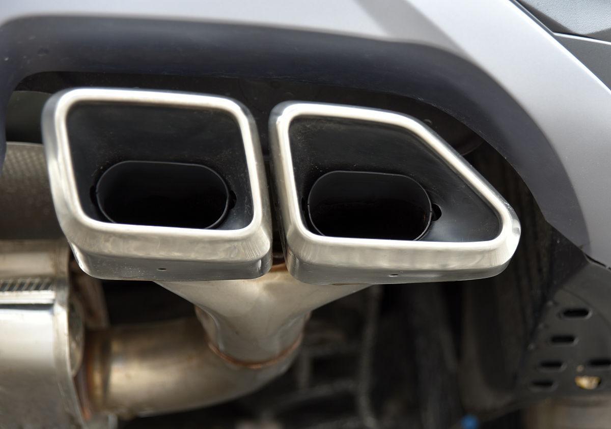 15年时尚款福睿斯排气管为什么是不锈钢材质