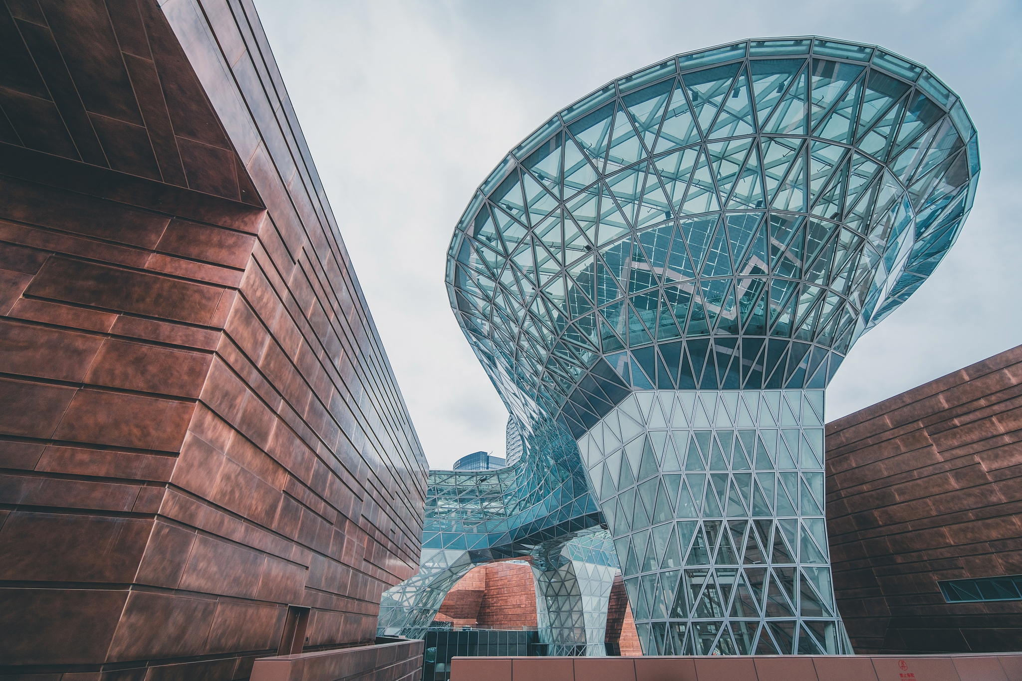 Please generate a plan to use the weekend to visit Shanghai I like art galleries museums and monuments and I dont like areas that are too commercial Use of public transportation is required