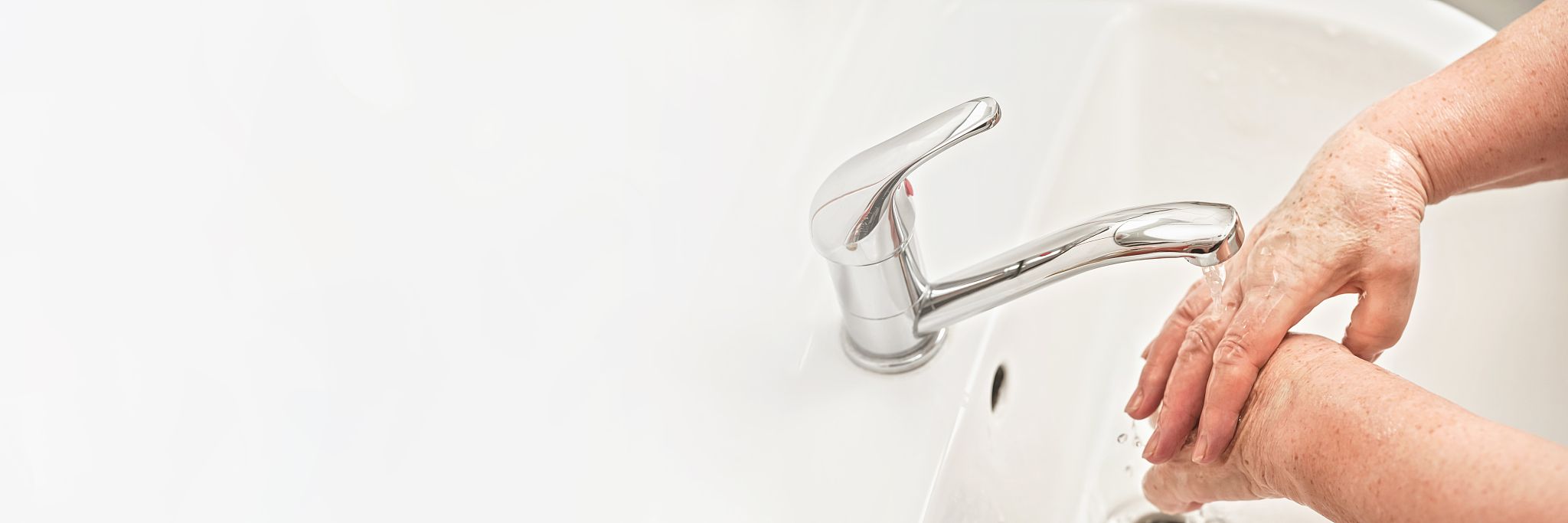 请翻译Appendix III – MEPC25968 requests that washwater samples are taken during or shortly aftercommissioning of the system and at about twelve month intervals for a period of two years operationminimum