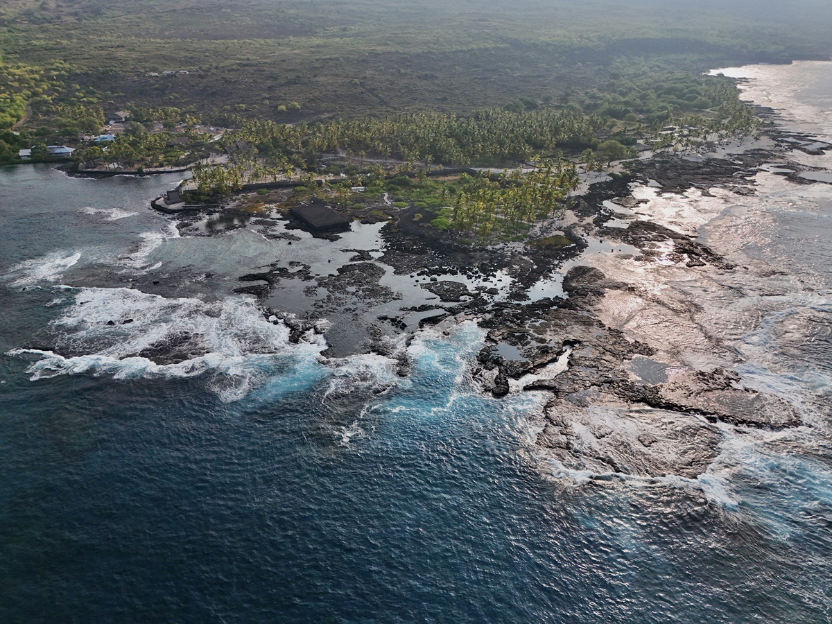 把渤海海域大中型中生代火山岩油气藏形成机理翻译成英文
