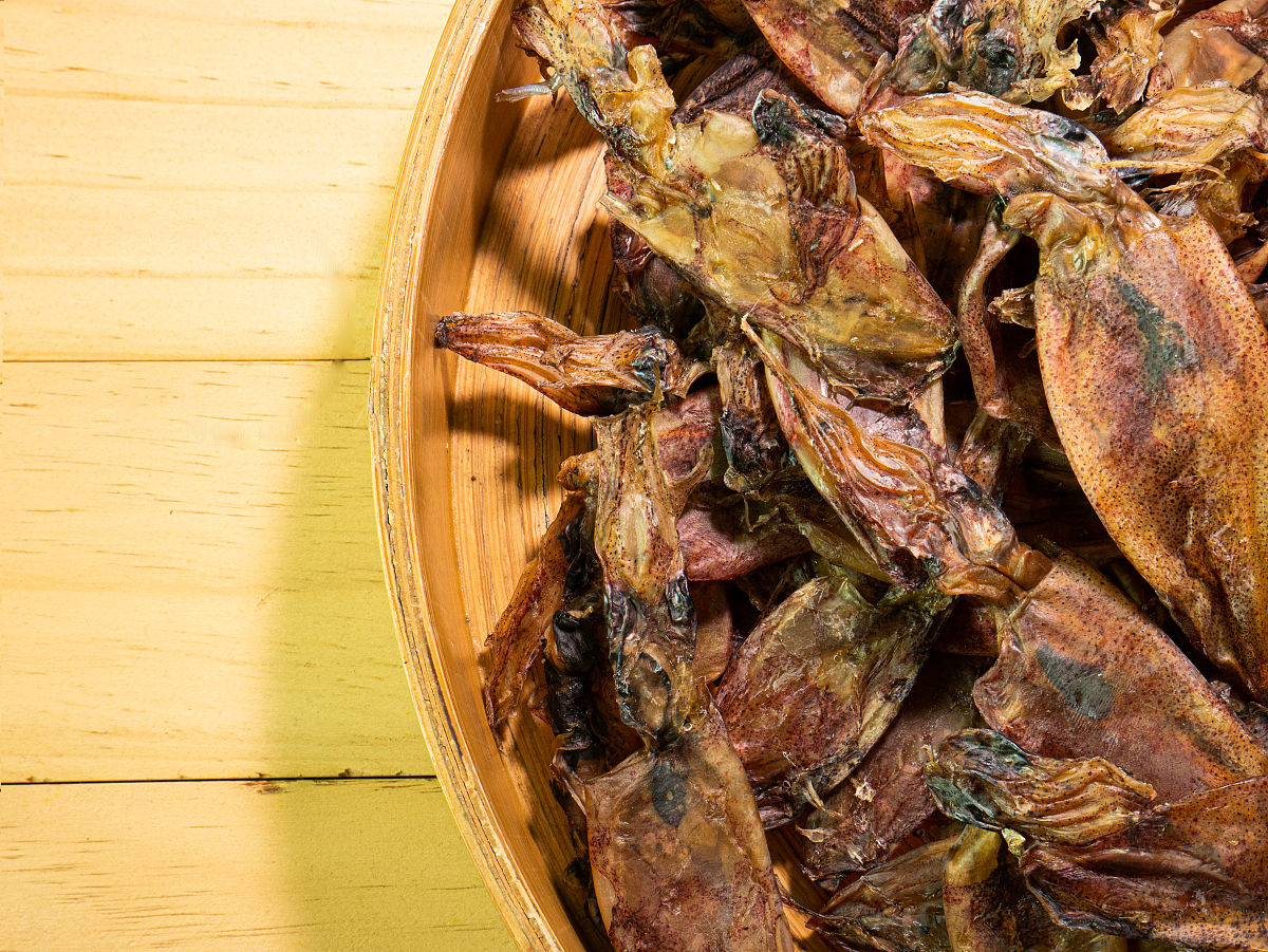 你现在要写论文《齐峰果业公司眉县猕猴桃产品营销策略优化研究》请对43渠道与品牌形象不匹配结合实际情况进行写作可以适当举例分析保证内容的逻辑性不要乱写其格式如下：43 渠道与品牌形象不匹配