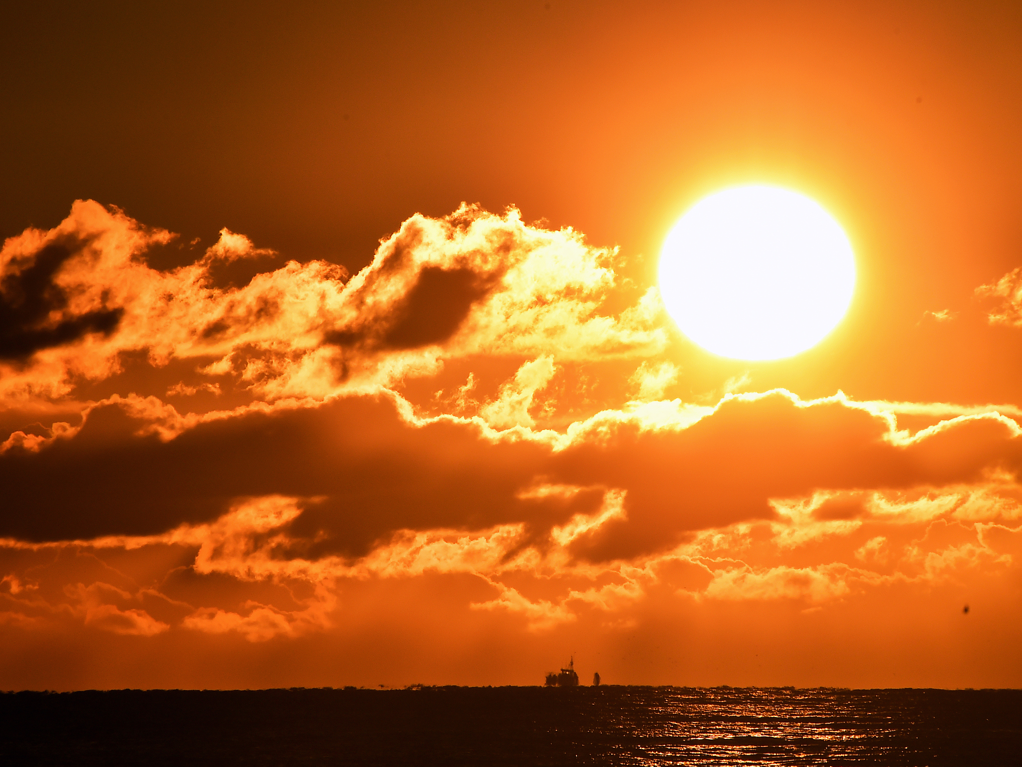 夏天日落的景象发朋友圈