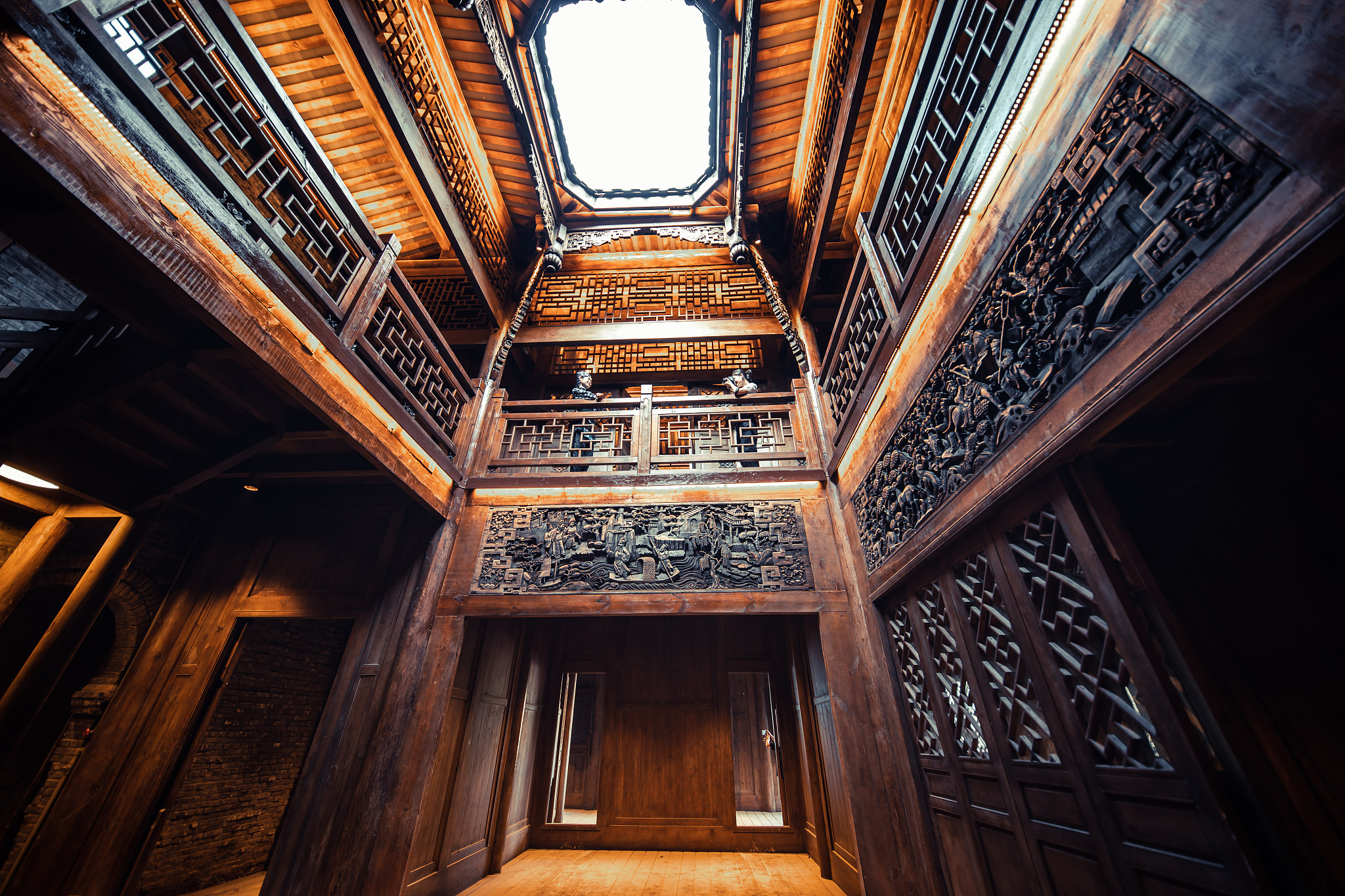 重庆旅游职校是公办学校吗？详细解读其办学性质