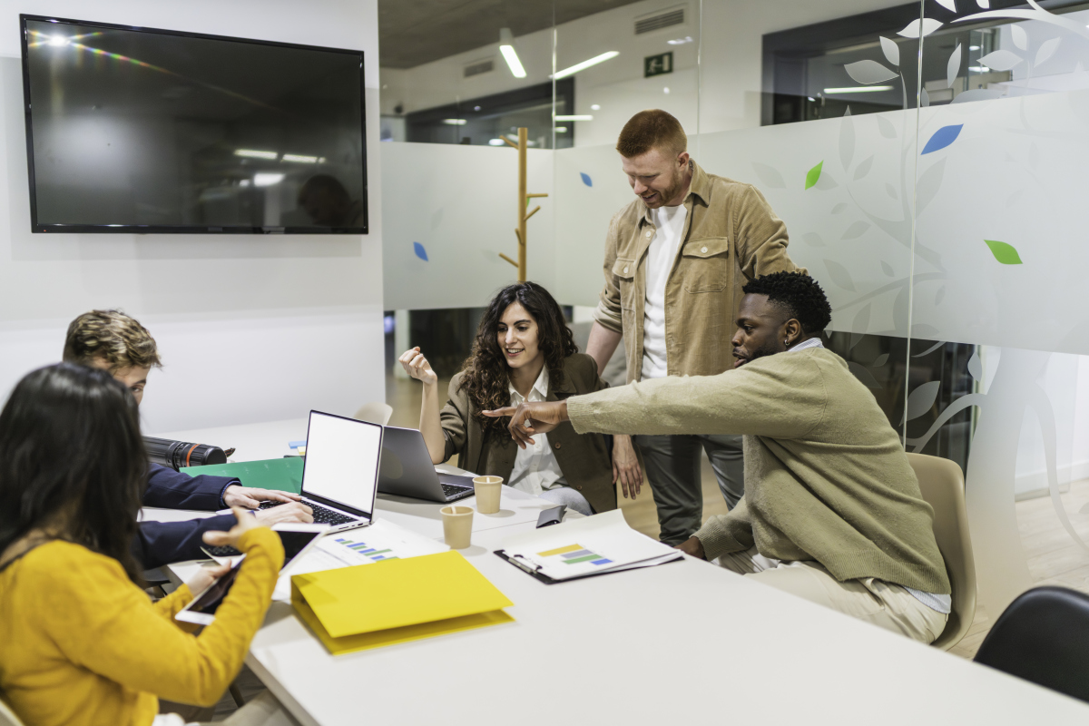 discuss Apples employee training and development