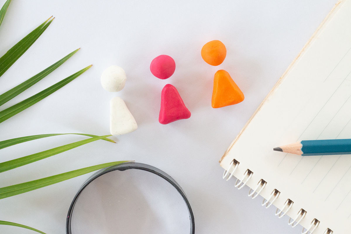 一、今天工作内容： 1、BOSS直聘、智联招聘打招呼100次。收到简历12份合格简历3份2、协助签约管理人员合同2份。3、旁听刘玲老师面试招聘专员2场4、邀约明日线上上午十点面试2位。1位生管员、1位采购订单员5、省外销售岗位ERP及劳动合同资料录入。二、今日个人总结： 写一份个人总结