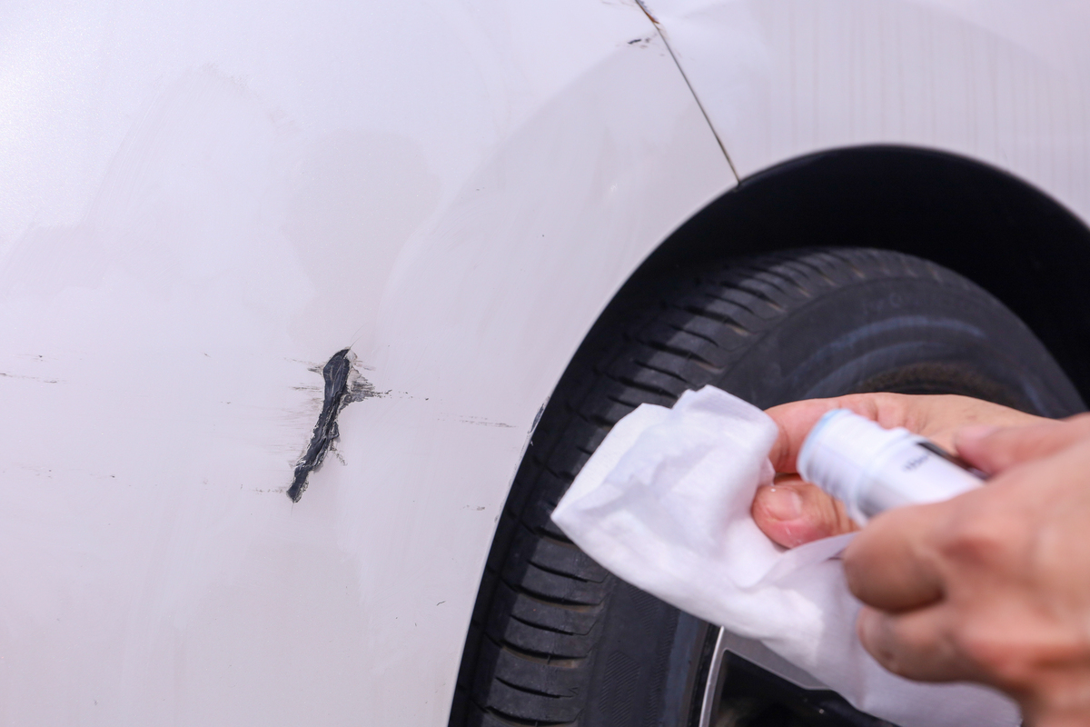 西安汽修学校：轻松搞定车身细小划痕妙招！