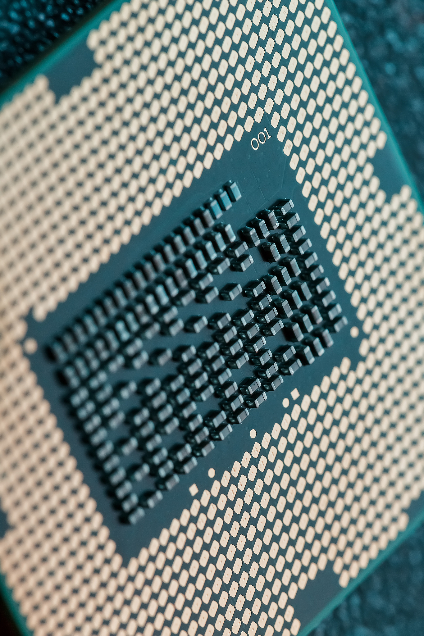 请描述e3 1235l v5 cpu的参数