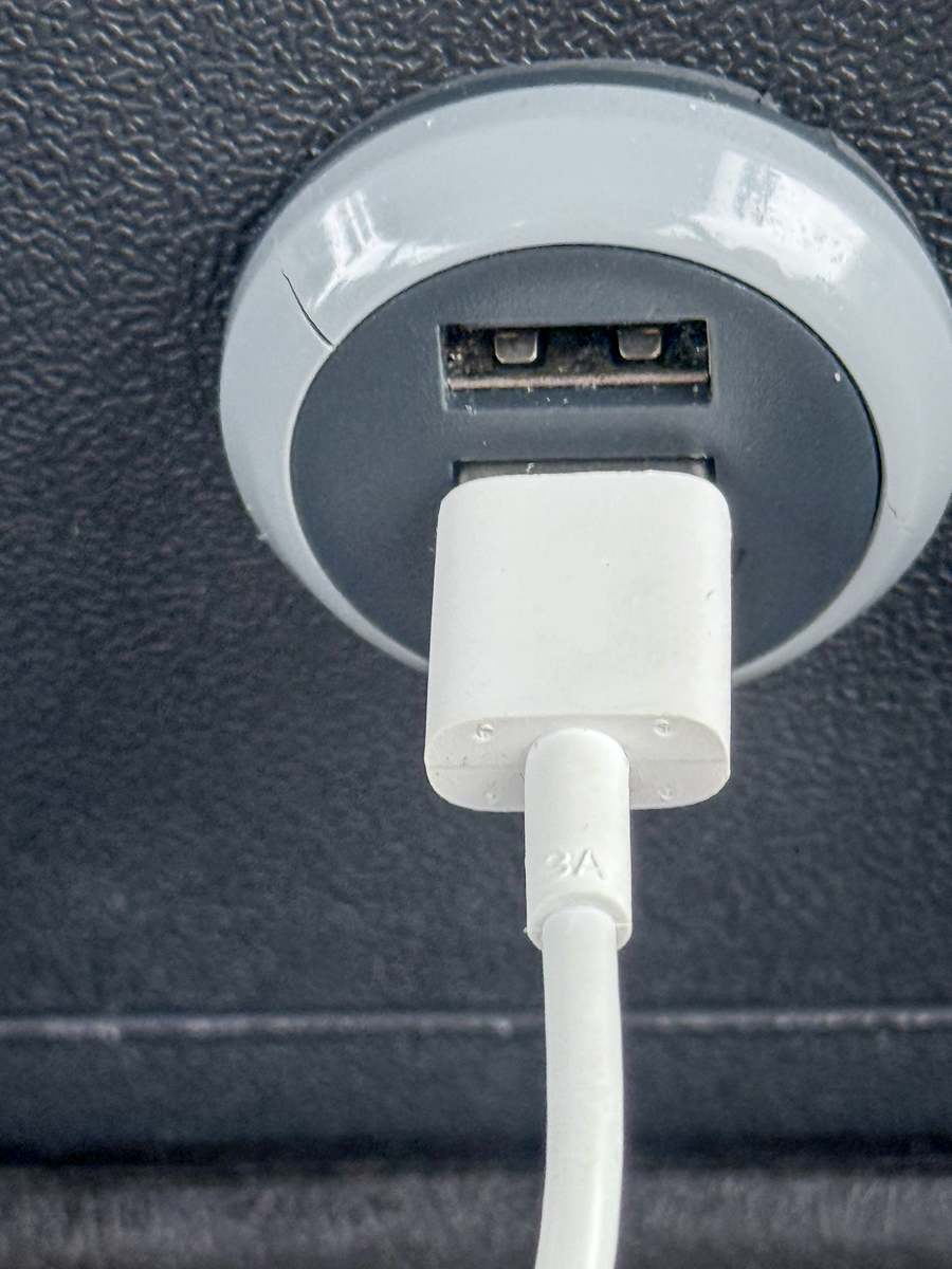 无线充电插座的直接营销一千字