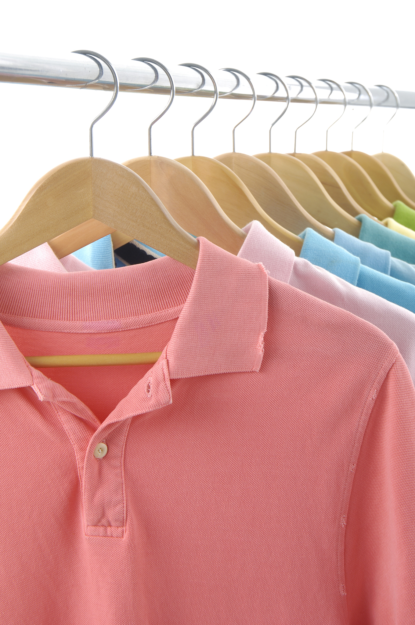 一般夏季服装用轻薄型棉织物厚度小于024mm设纱线在织物中的压扁系数为08试概算这类织物的纱线线密度范围。