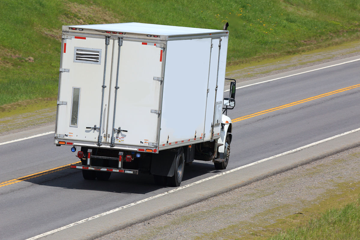 4.5米货车低挡行驶熄火原因分析