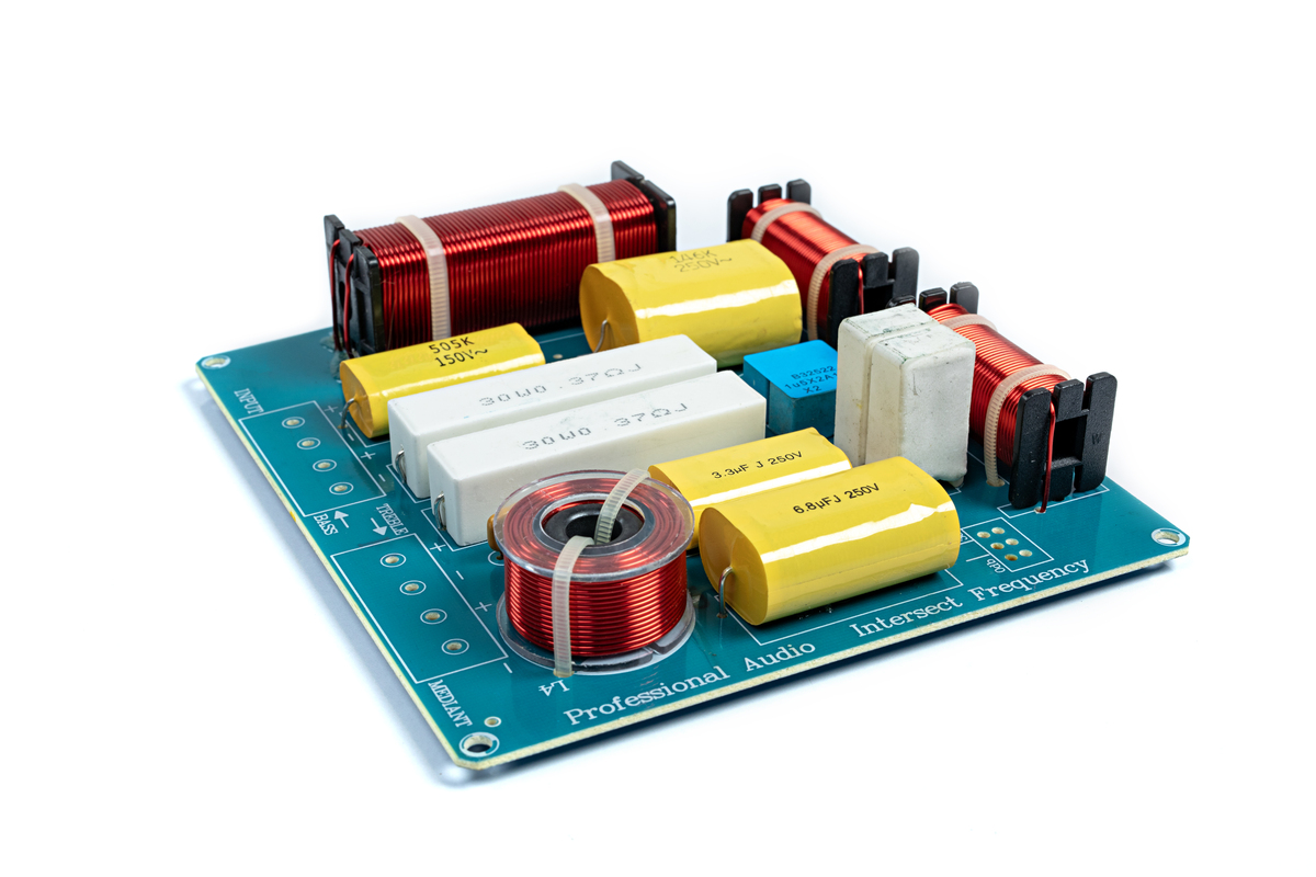 制造商料号：PGA204AU请详细介绍这款芯片的特点、功能和用途