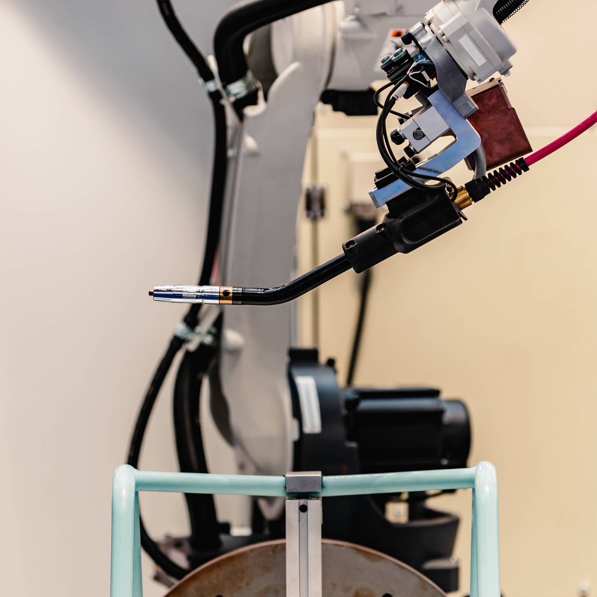 Impact of Double Noise on Kinetic Parameters in the Kick Rotor Model