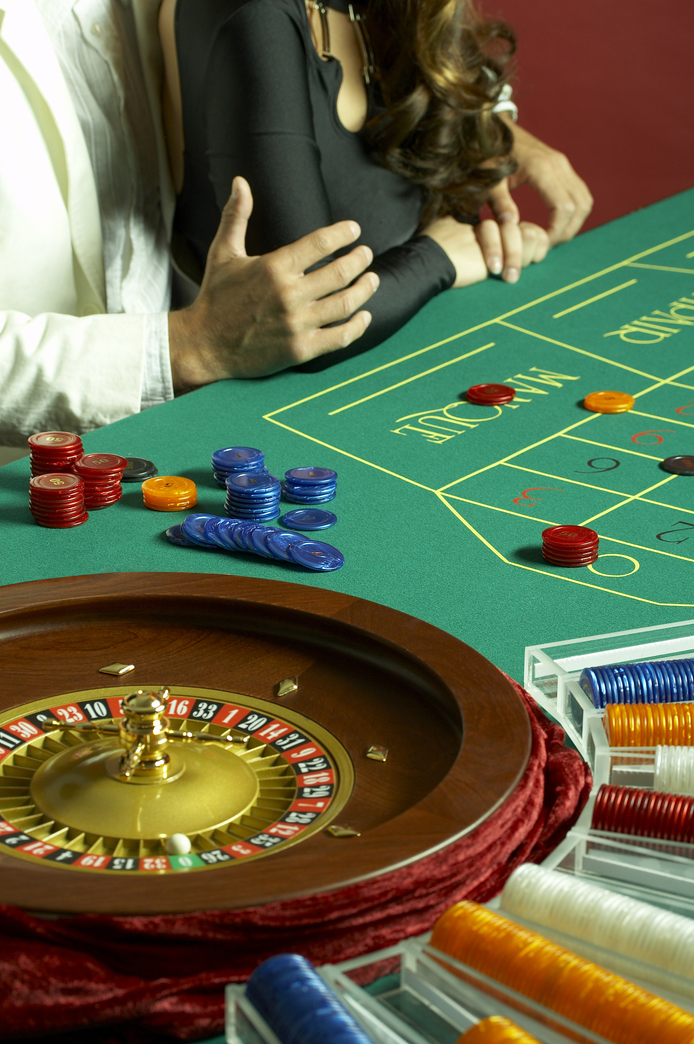 轮盘：原理、应用与玩法解析