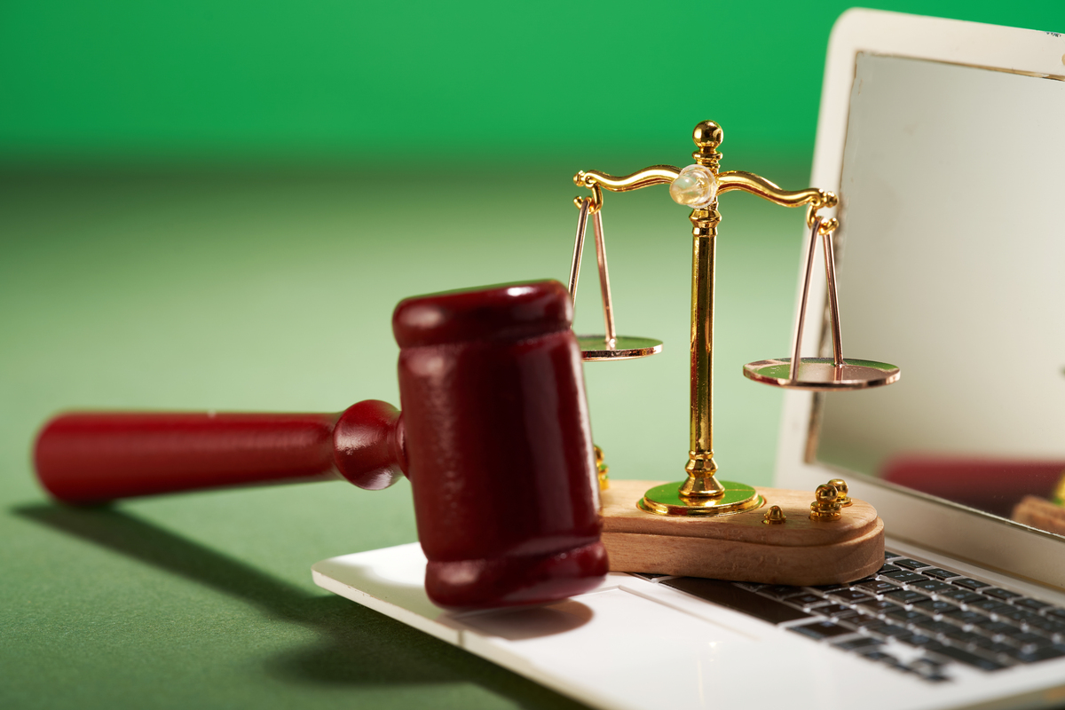 二审判决不公平怎么办怎样举报单位领导处事不公平 要求：生成一篇1500~2000字的解决办法