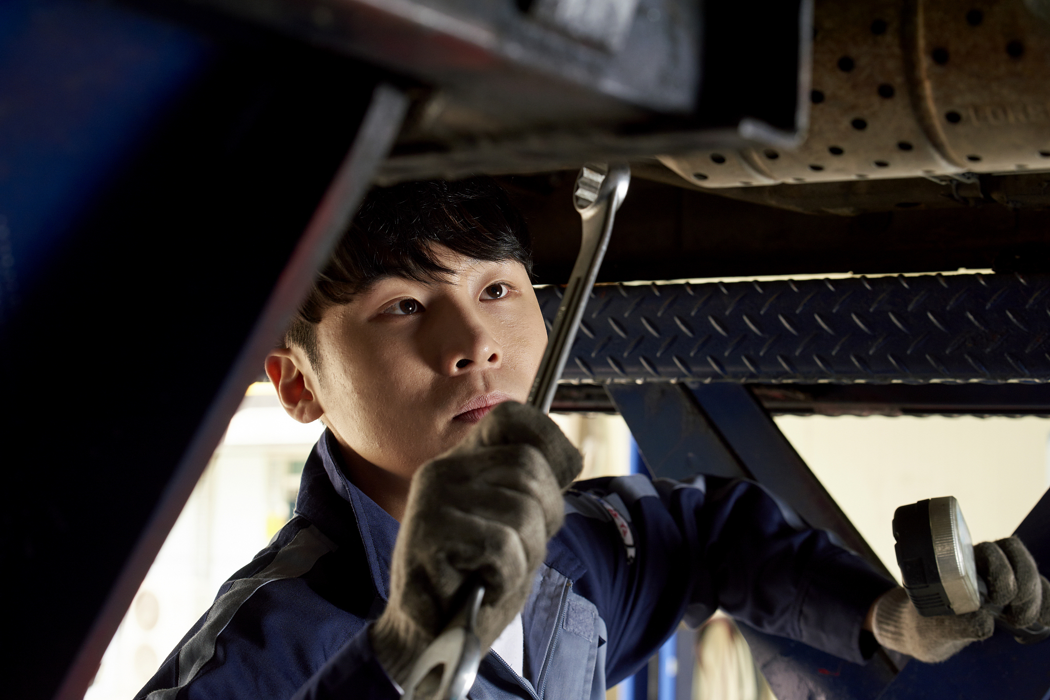 part-time job,automobile repair shop