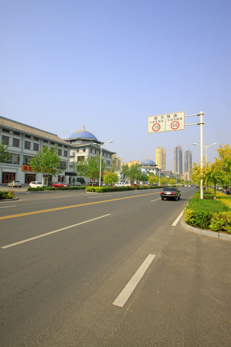驻马店龙山大道与朗陵大道红绿灯情况 - 交通安全指南