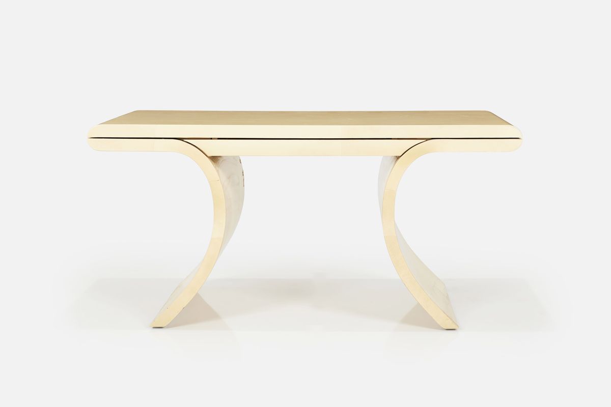 给我一个好评话术 最少限制50字 最多限制100字形容这个 手拎小茶几质量很好 皮面没有异味 很方便