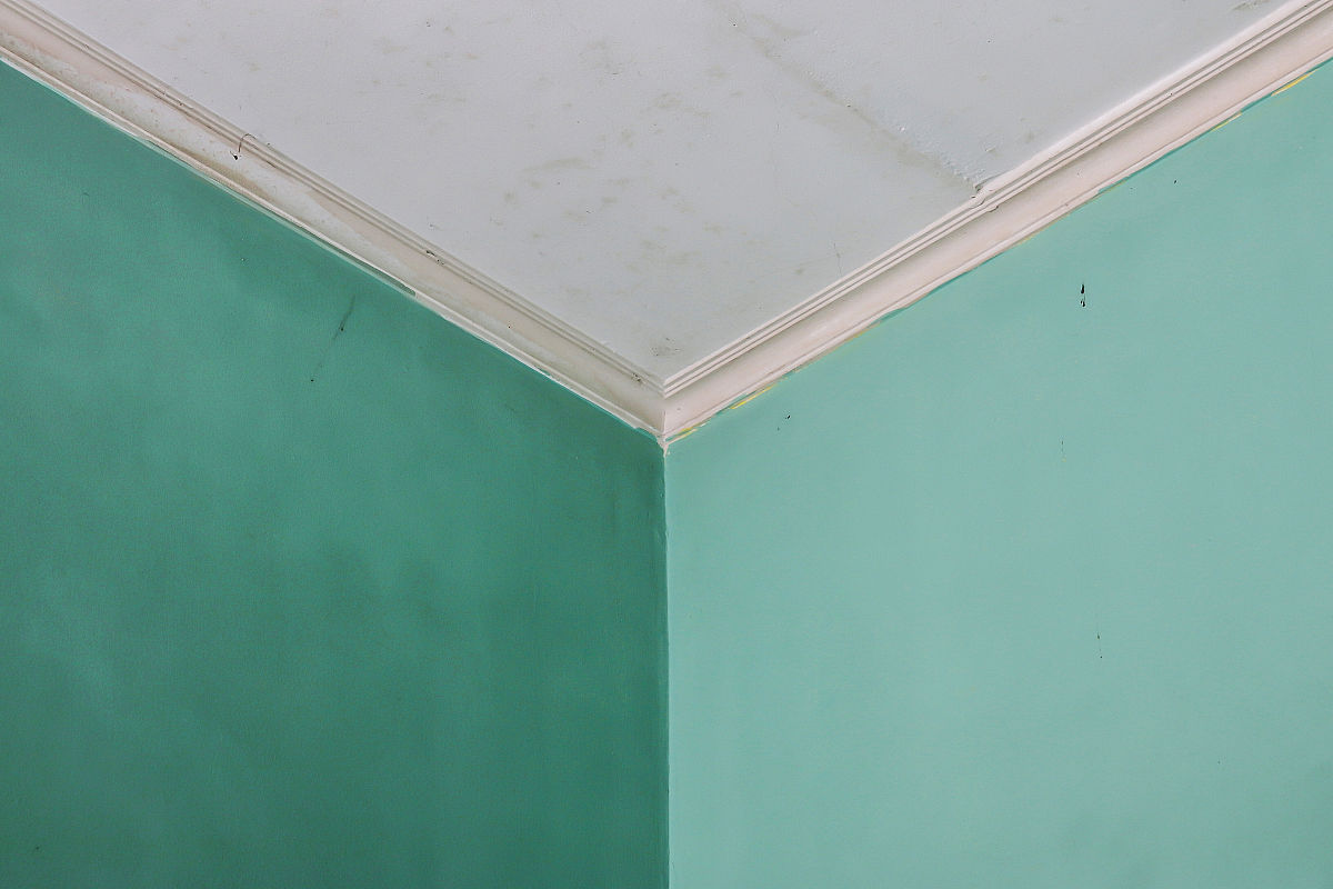 排骨式石膏线怎么切角？