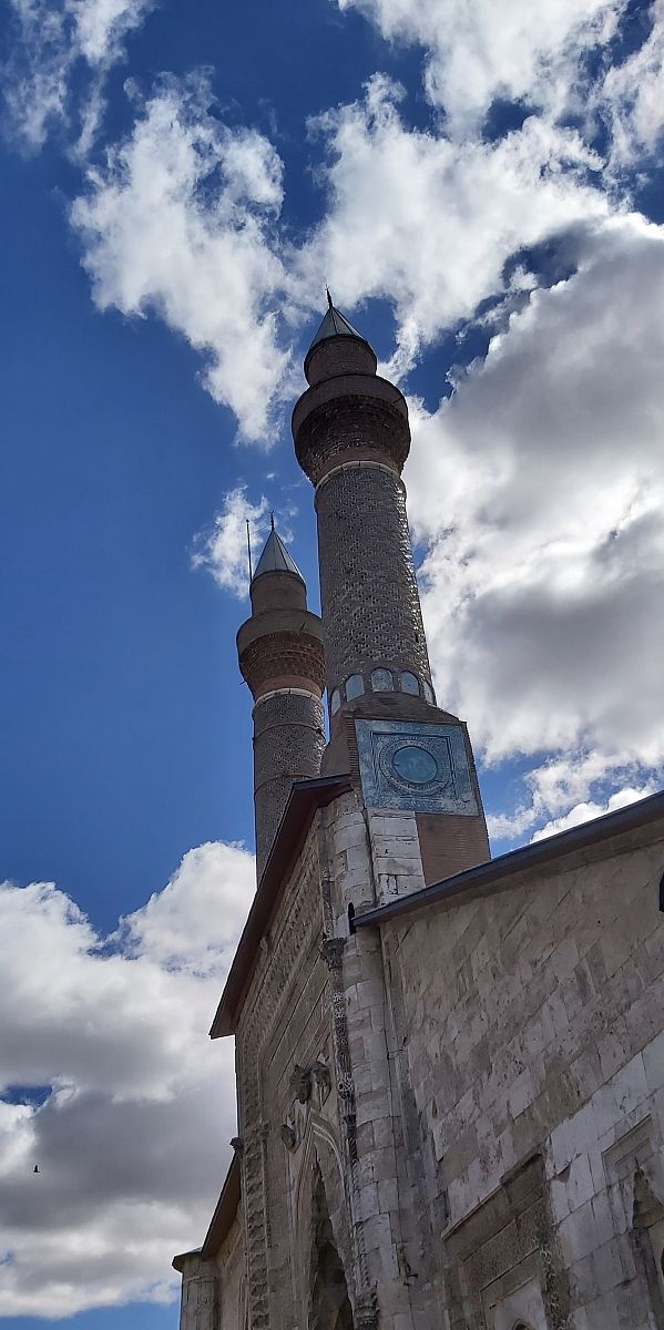 石家庄冀联医学院学生手机上交吗？